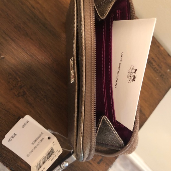 Coach wristlet - Picture 5 of 5